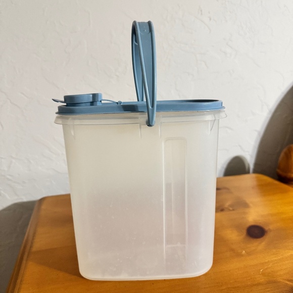 Tupperware Beverage Buddy - Picture 1 of 2